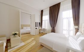 Lanterna Rooms City Center